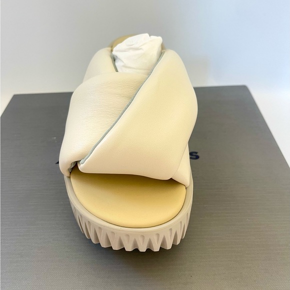 Free People 4CCCCEES Plia Anda Ivory Leather Sandals Slides Size EU 37 US 6.5 - Picture 3 of 11